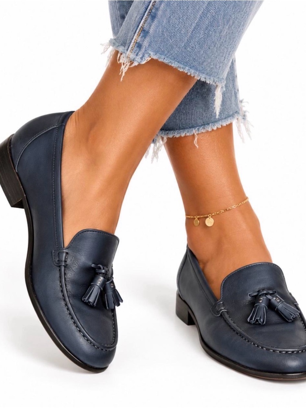 $200 💙 COACH Navy Leather Tassel Loafers — Women’s 6.5